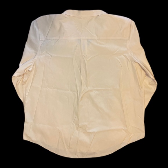 LL Bean button up - wrinkle resistant - Picture 2 of 2